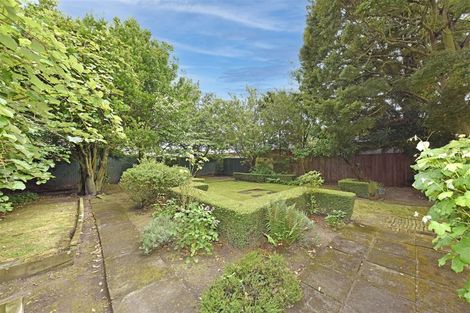 Photo of property in 119 Avonhead Road, Avonhead, Christchurch, 8042