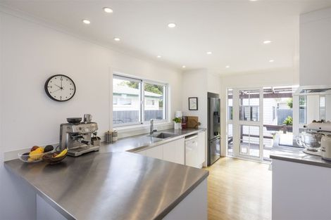 Photo of property in 4 Tingey Place, Awapuni, Palmerston North, 4412