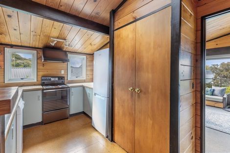 Photo of property in 28 Ewing Grove, Acacia Bay, Taupo, 3330