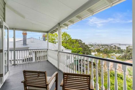 Photo of property in 88 Onewa Road, Northcote Point, Auckland, 0627