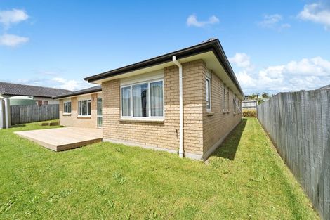 Photo of property in 5 Nirmal Place, Sunnyvale, Auckland, 0612