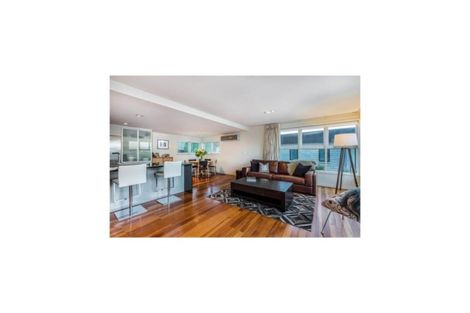 Photo of property in 8 Taumata Road, Castor Bay, Auckland, 0620