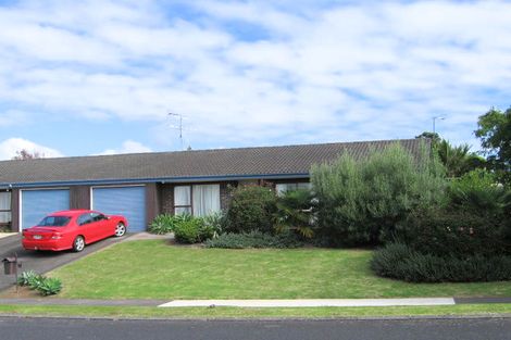 Photo of property in 2/2 Clyside Avenue, Half Moon Bay, Auckland, 2012