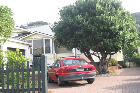 Photo of property in 102 Freyberg Street, Lyall Bay, Wellington, 6022