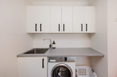 Photo of property in 10 Kereru Street, Marton, 4710