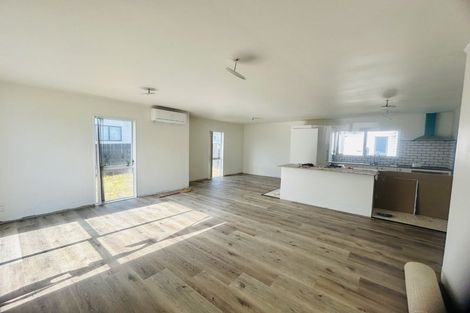 Photo of property in 49 Trimdon Street, Randwick Park, Auckland, 2105