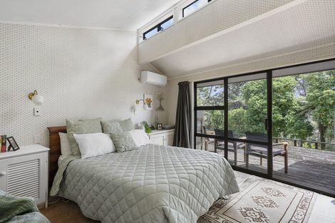 Photo of property in 35 Jacaranda Avenue, Beach Haven, Auckland, 0626