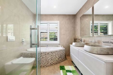 Photo of property in 14a Tiri View Place, Waiake, Auckland, 0630