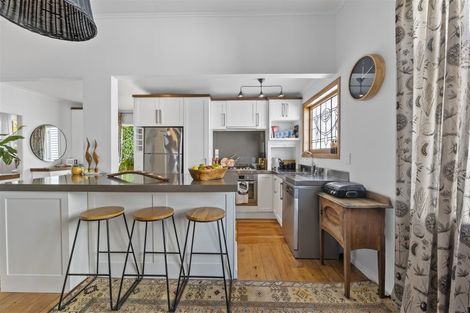 Photo of property in 51 Gaine Street, New Plymouth, 4310