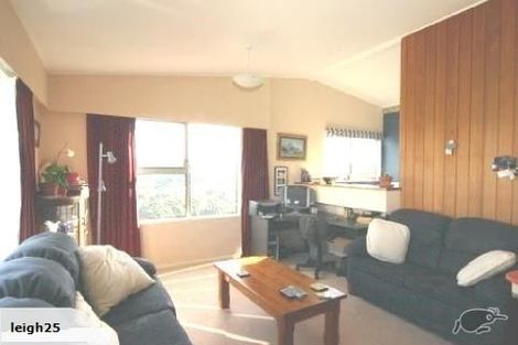 Photo of property in 30a Huntingdon Street, Northland, Wellington, 6012