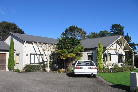 Photo of property in 16 Stonedge Lane, Rosedale, Auckland, 0632