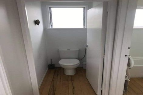 Photo of property in 1/20 Penning Road, Castor Bay, Auckland, 0620