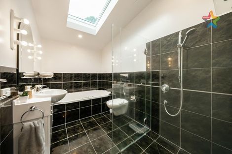 Photo of property in 15 Nikau Road, Point Howard, Lower Hutt, 5013