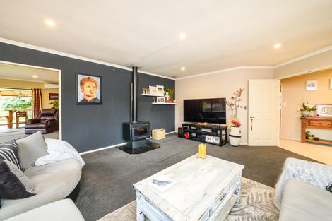 Photo of property in 54 Roberts Line, Kelvin Grove, Palmerston North, 4414