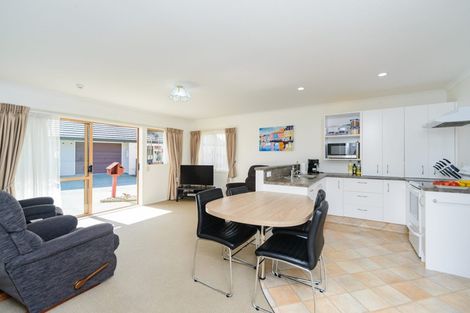 Photo of property in 8 Foxtail Fern, Kelvin Grove, Palmerston North, 4414