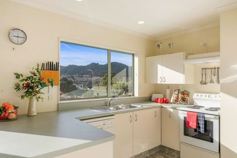 Photo of property in 8a Chilton Drive, Paraparaumu, 5032