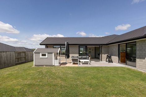 Photo of property in 12 Brendan Close, Omokoroa, 3114