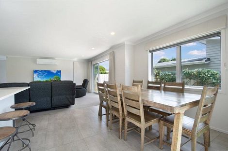 Photo of property in 91b Wharf Road, Te Atatu Peninsula, Auckland, 0610