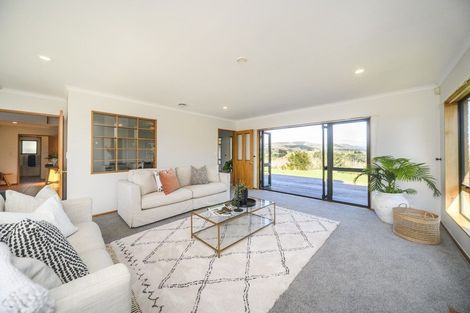Photo of property in 122 Pacific Drive, Fitzherbert, Palmerston North, 4410
