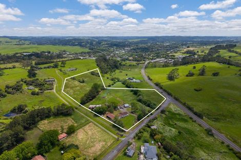 Photo of property in 10 Taha Road, Waimauku, 0881