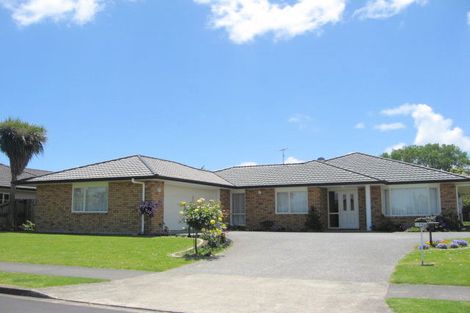 Photo of property in 11 Moss Crescent, Takanini, 2112