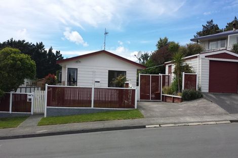 Photo of property in 3 Maracas Crescent, Grenada Village, Wellington, 6037