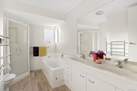 Photo of property in 114 Racecourse Road, Waiuku, 2123