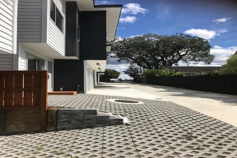 Photo of property in 4035e Great North Road, Glen Eden, Auckland, 0602