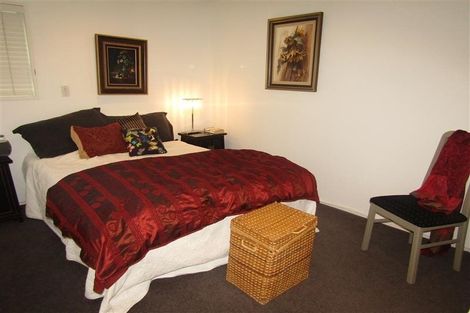 Photo of property in 1/130 Oriental Parade, Oriental Bay, Wellington, 6011