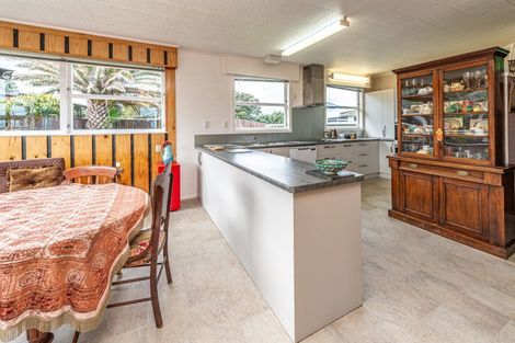 Photo of property in 8 Kapiti Terrace, Castlecliff, Whanganui, 4501