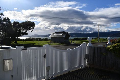 Photo of property in 50 Forres Street, Seatoun, Wellington, 6022