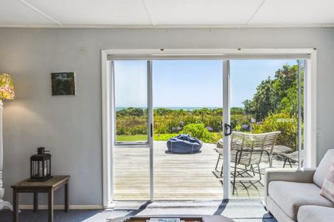Photo of property in 23 Rodney Avenue, Te Horo Beach, Otaki, 5581