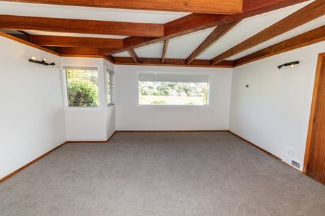 Photo of property in 39 Lucknow Terrace, Khandallah, Wellington, 6035