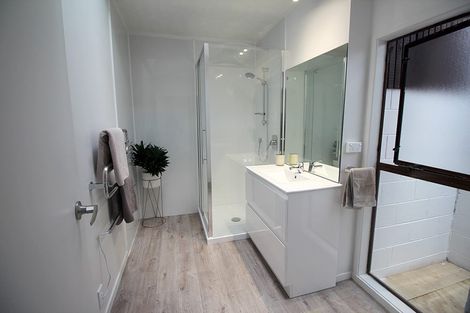 Photo of property in 2/799 Beach Road, Browns Bay, Auckland, 0630