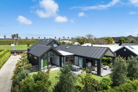 Photo of property in 75 Sandpiper Avenue, Point Wells, 0986