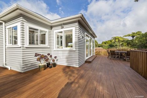 Photo of property in 1 Glentui Grove, Khandallah, Wellington, 6035