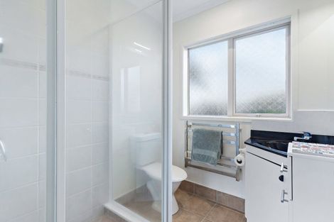 Photo of property in 6 Harobed Place, Weymouth, Auckland, 2103