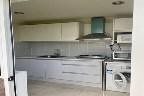 Photo of property in 40 Corricvale Way, Northcross, Auckland, 0630