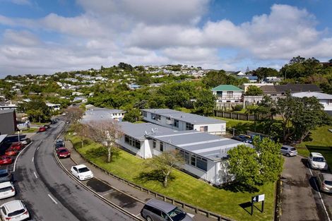 Photo of property in Batchelor Street Flats, 2-16 Batchelor Street, Newlands, Wellington, 6037