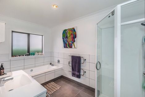 Photo of property in 177 Queen Street West, Levin, 5510