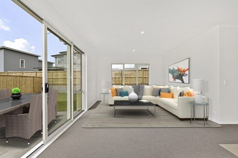 Photo of property in 7 Symes Drive, Red Beach, 0932