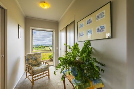 Photo of property in 33 Jg Wilson Drive, Waipukurau, 4281