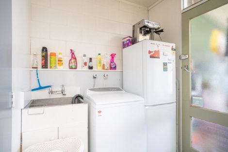 Photo of property in 2-4 Westmere Place, Takaro, Palmerston North, 4412