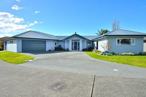 Photo of property in 24 Charteris Rise, Riverdale, Gisborne, 4010