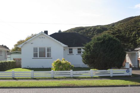 Photo of property in 9 Kowhai Street, Naenae, Lower Hutt, 5011
