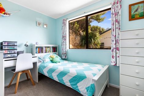 Photo of property in 49 Omapere Street, Whitby, Porirua, 5024