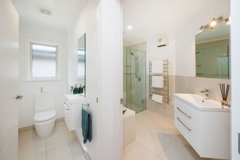 Photo of property in 28 Cashmere Drive, Fitzherbert, Palmerston North, 4410