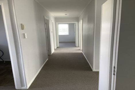 Photo of property in 1 Keats Place, Blockhouse Bay, Auckland, 0600