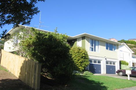 Photo of property in 17 Lupin Terrace, Tawa, Wellington, 5028