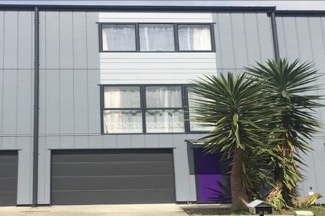 Photo of property in 28 Kevale Place, Manurewa, Auckland, 2102